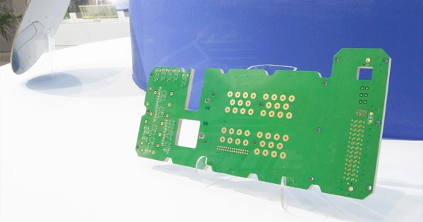 SprintPCB, fabricant de circuits imprimés, propose des solutions de haute qualité pour tous les secteurs d'activité.