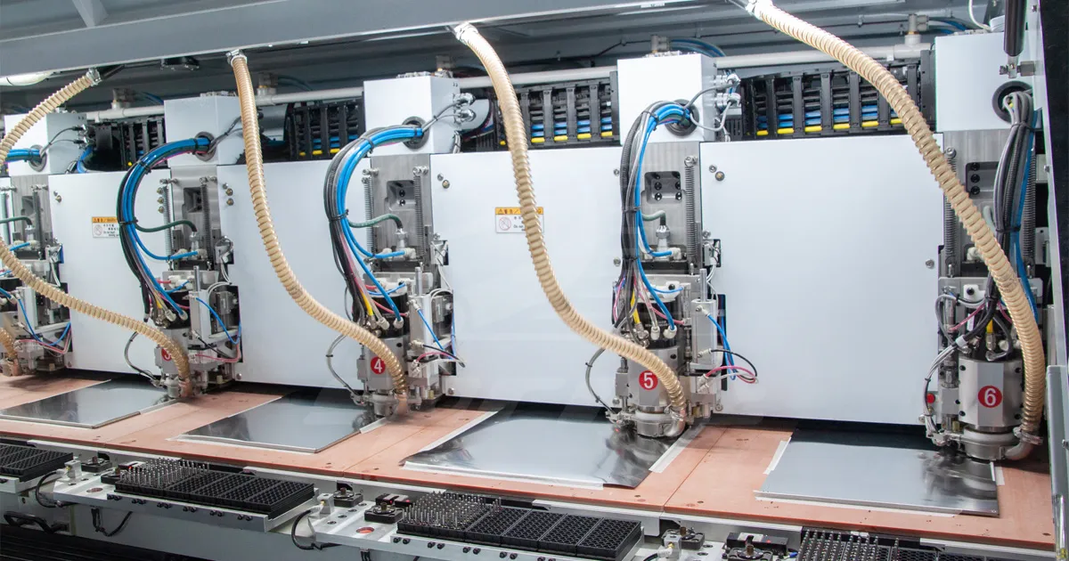 Processus de fabrication de circuits imprimés rigides et flexibles