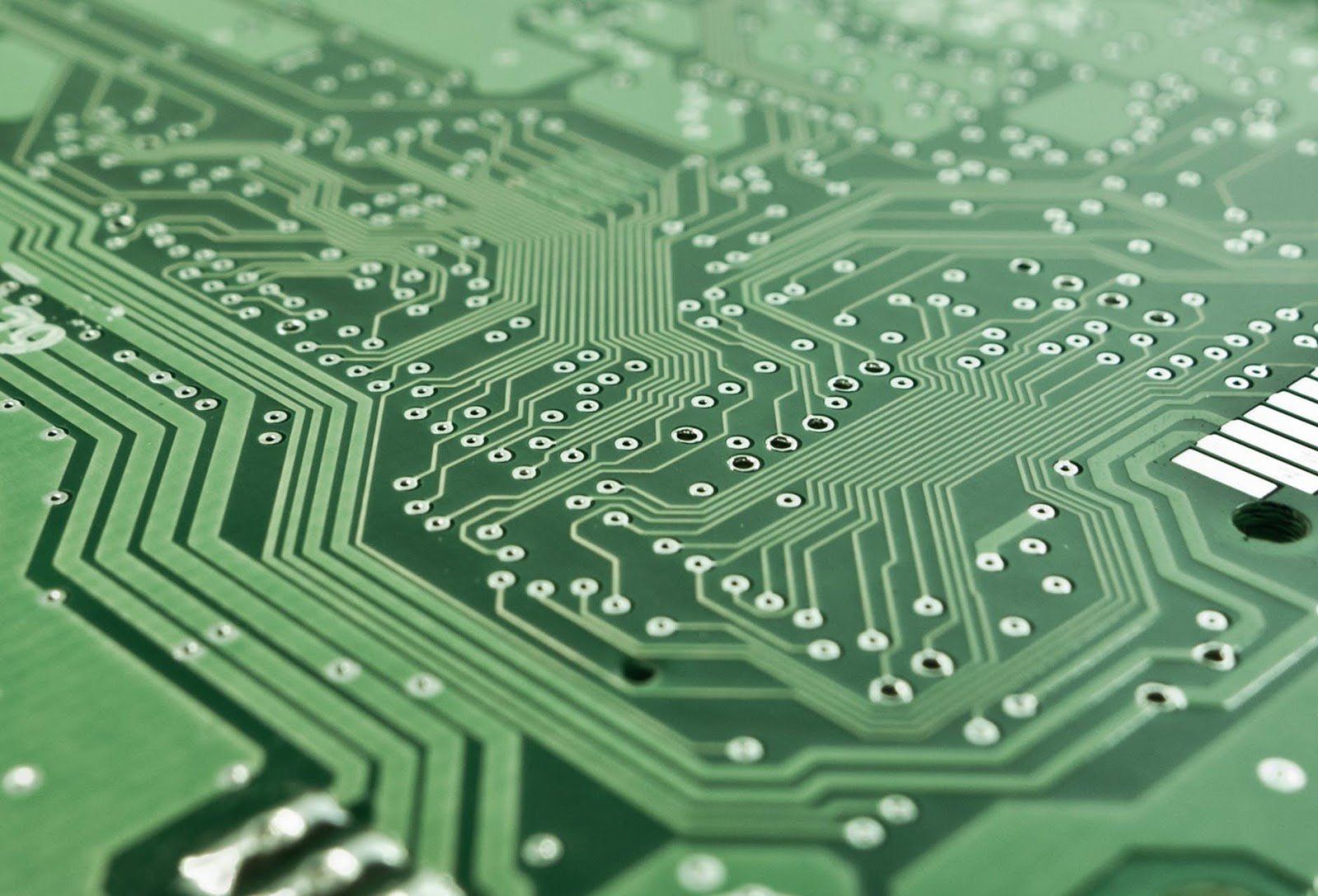 Évolution et applications contemporaines du procédé HASL dans la fabrication de circuits imprimés